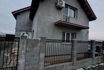 Casă cu 4 camere în Haieu - 8