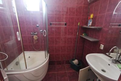 Apartament cu 3 camere semidecomandat în Central - 2