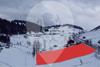 Fundatica - Teren cu priveliste panoramica si acces din DN - 4