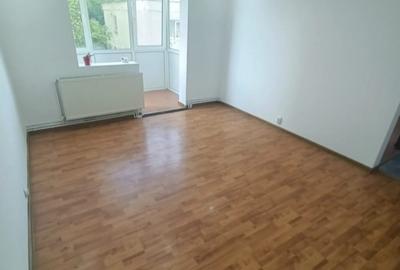 Apartament cu 2 camere semidecomandat în Blașcovici