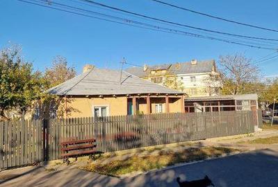 Casă cu 3 camere cu Teren 1100 Mp în Central