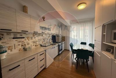 Apartament cu 3 camere de vanzare pe str EA Bieltz - 2