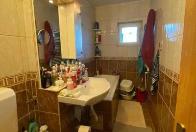 Apartament cu 3 camere decomandat în Sălăjan