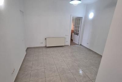 Spatiu generos ptr. salon,birou,after school,cabinet etc.Alunisului - 10