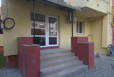 Spa?iu Comercial Modern 3 camere Primul Chiria? Dupa Reno - 1