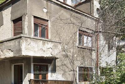 Casă individuală cu 7 camere cu Canalizare în Obor - 1