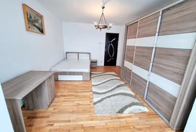 Apartament cu 2 camere decomandat, mobilat în Mărăști