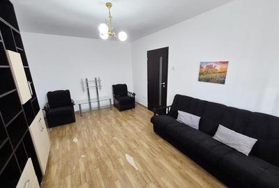 Apartament cu 3 camere semidecomandat în Podu Roș - 2