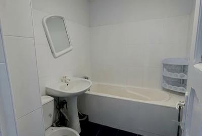 Apartament cu 3 camere decomandat în Podul de Fier - 9