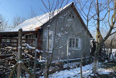 Casă cu 2 camere cu Teren 1242 Mp în Teș - 2