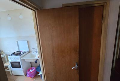 Apartament cu 3 camere semidecomandat în Apusului - 8