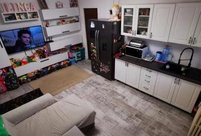 Apartament cu 3 camere semidecomandat în Rovine - 2