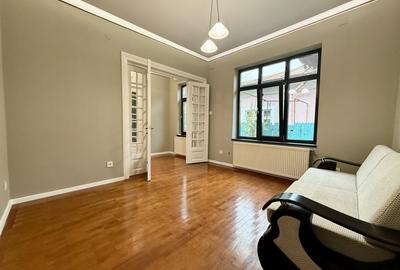 Casa renovata, ideala pentru firma sau locuinta, cu curte, in Crangasi - 3