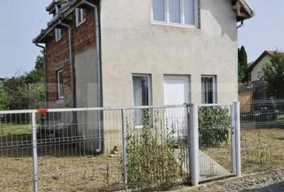 Casă cu 2 camere cu Teren 500 Mp în Bercu Roșu