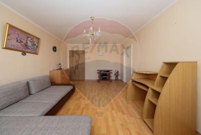 Apartament cu 3 camere de vânzare în zona Calea Bucuresti - 1