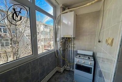 Apartament cu 2 camere decomandat, mobilat în CET - 4