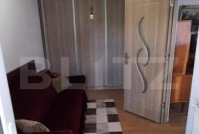 Apartament de vanzare, cu 3 camere, 56 mp, zona Micro 5 - 4