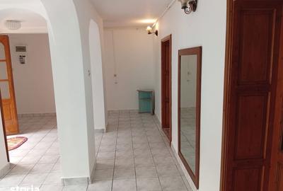 Casă cu 6 camere cu Teren 843 Mp în Livada - 9