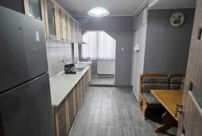 Apartament cu 2 camere decomandat în Micro 17 - 1