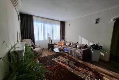Apartament cu 3 camere semidecomandat, mobilat în Păcii