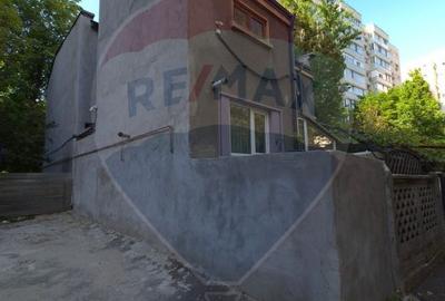 Casă / Vilă cu 11 camere de vânzare în zona Iancului - 19