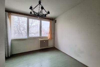 Apartament cu 3 camere semidecomandat în Teiul Doamnei - 3