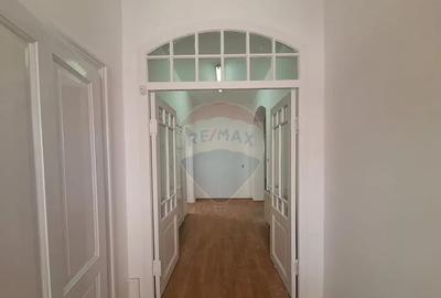 Spațiu comercial, de 15 mp, în Central - 6