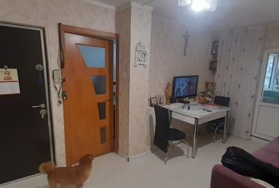 Apartament cu 2 camere decomandat în Crângași