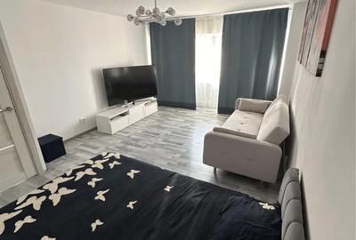 Garsonieră decomandată, mobilată în Vitan Mall