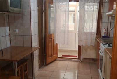 Apartament cu 3 camere decomandat în Școlilor - 1