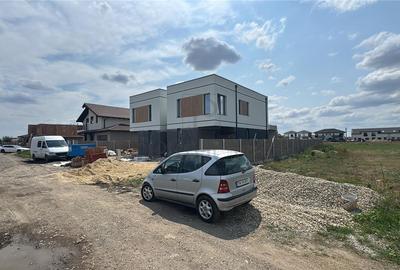 Duplex modern - zona foarte buna- separat prin camera tehnica - posibilitate ale - 2