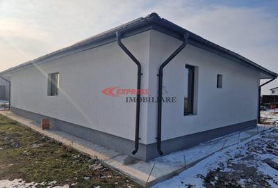 Casă cu 4 camere cu Canalizare în Dragomirești-Vale - 5