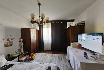 Apartament cu 4 camere decomandat, mobilat în Circumvalațiunii - 10