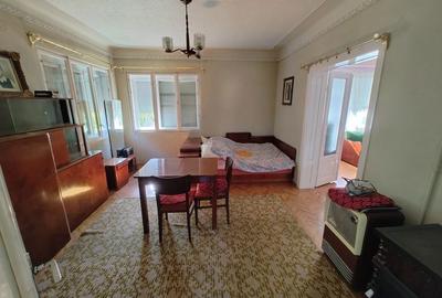 Casă cu 3 camere în Central - 1