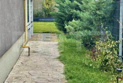 Casă cu 5 camere cu Teren 343 Mp în Dumbrăvița