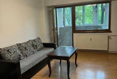 Garsoniera cocheta, mobilata ?i utilata, etaj 1, metrou Titan - 4