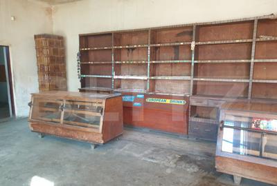 De inchiriat magazin alimentar, central 100 mp,parter, sat C - 2