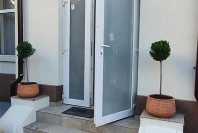 Casa individuala de vanzare Piata Romana - 1