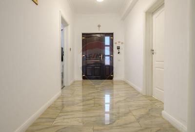 Casă individuală cu 5 camere cu Teren 485 Mp în Central - 16