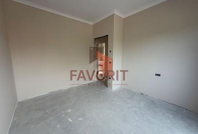 Duplex cu 7 camere cu Canalizare în Bucovina - 9