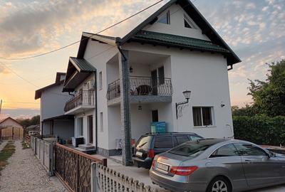 Casă cu 4 camere în Geamăna - 1