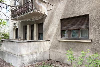 Apartament cu 3 camere semidecomandat în Primăverii