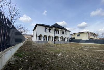 Casa moderna, 7 camere, 167 mp utili, 500 mp teren - 1