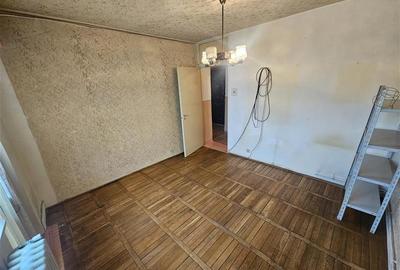 Apartament cu 2 camere decomandat în Micro IV - 4