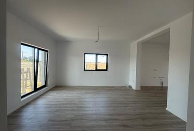 Casa Individuala pe parter in Mosnita, Toate Utilitatile, Drum asfaltat - 5
