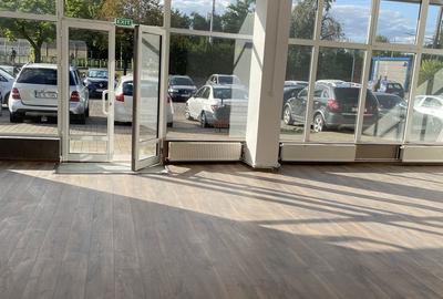 Spațiu comercial, de 120 mp, în Semicentral - 7