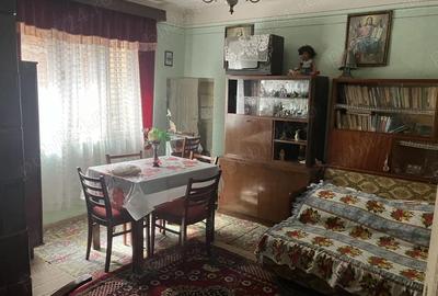 Casă cu 4 camere în Săvârșin - 2