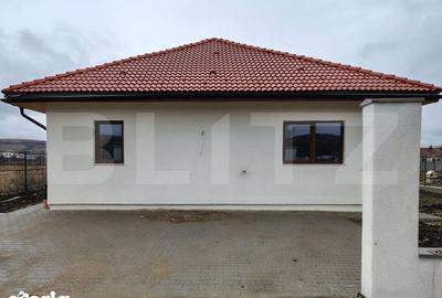 Casă cu 4 camere cu Teren 750 Mp în Jucu - 2