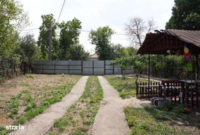 Casă cu 4 camere cu Teren 1100 Mp în Gepiu - 1