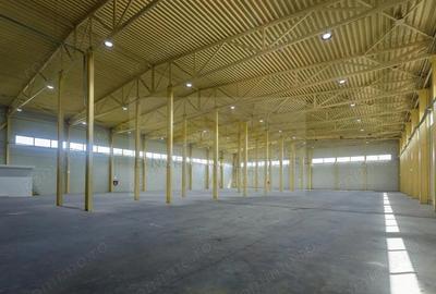 Spațiu comercial, de 2,000 mp, în Central - 6